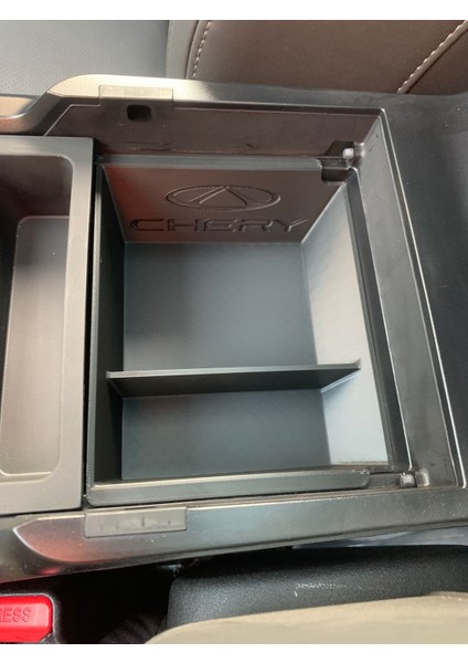 Chery Tiggo 7 Pro Kolçak Organizer-2 Bölmeli Chery Yazılı (Avantgarde Modellere Uyumlu Değildir)