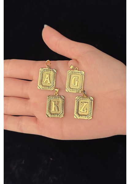 14 Ayar Altın Dikdörtgen Plaka Harf Kolye Ucu