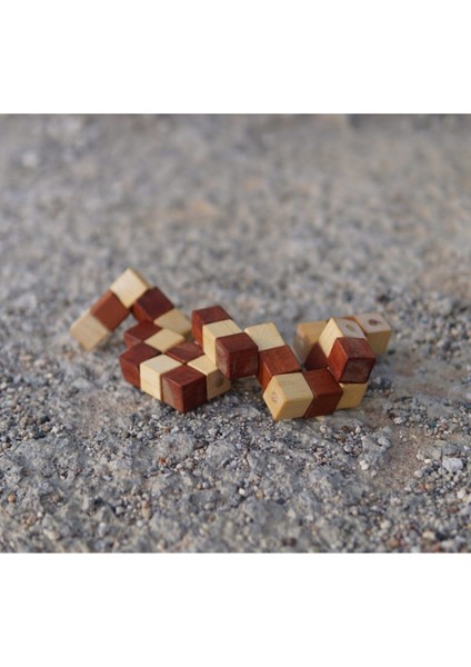 Montessori Ahşap Oyuncak: Ipli Küp Yılan modelleri