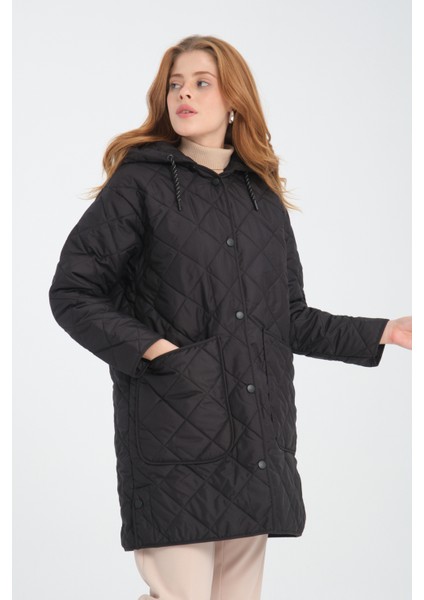 Kadın Çıkarılabilir Kapüşonlu Oversize Kapitone Kumaşlı Yırtmaçlı Mont fırsatları