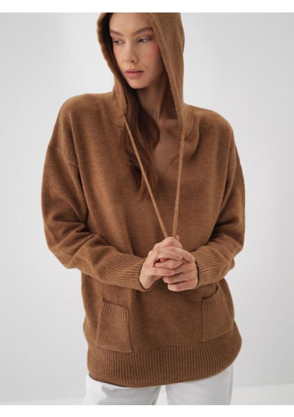 Kadın Camel Yumuşak Dokulu Regular Fit Kazak