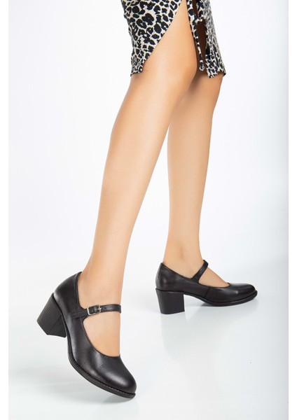 Kadın Deri Bantlı Topuklu Ayakkabı - Siyah fırsatları