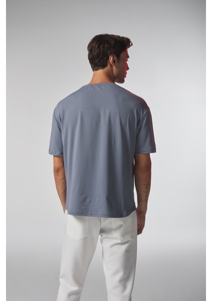 Mavi Düşünen Adam Baskılı Oversize Tshirt modelleri