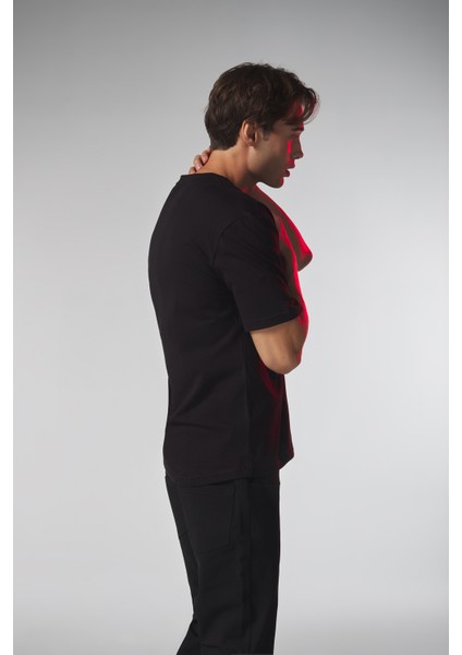 Siyah Düşünen Adam Baskılı Oversize Tshirt fırsatları