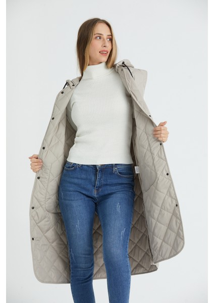 Kadın Kapüşonlu Oversize Kapitone Kumaşlı Yıtmaçlı Uzun Yelek