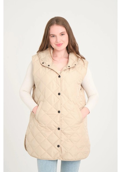 Kadın Kapüşonlu Oversize Kapitone Kumaşlı Yırtmaçlı Yelek