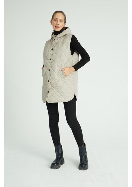 Kadın Kapüşonlu Oversize Kapitone Kumaşlı Yırtmaçlı Yelek fiyatları