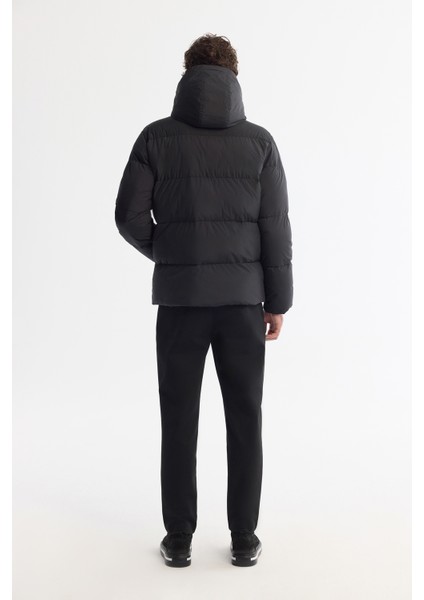 Erkek Siyah Kapüşonlu Su İtici Rüzgar Geçirmez -5 Dereceye Dayanıklı Şişme Comfort Fit Mont B006046