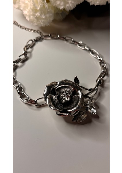 Gül Choker Kolye