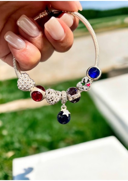 Kalp ve Ok Detaylı Kalp Charm
