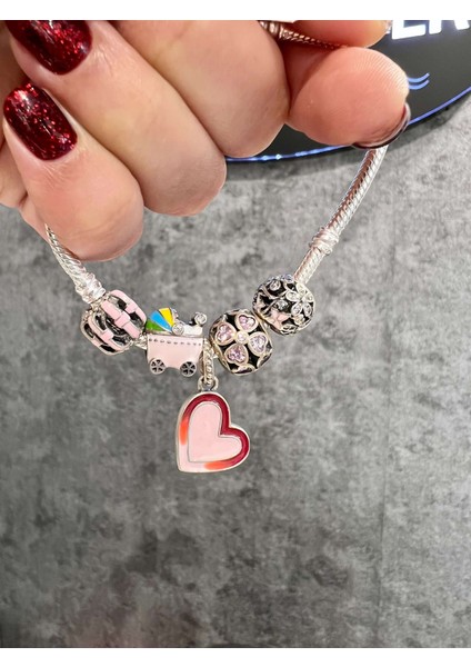 Sallantılı Pembe Kalp Charm fiyatları