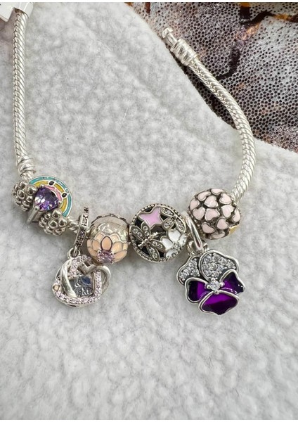 Sallantılı Mor Menekşe Charm fiyatları