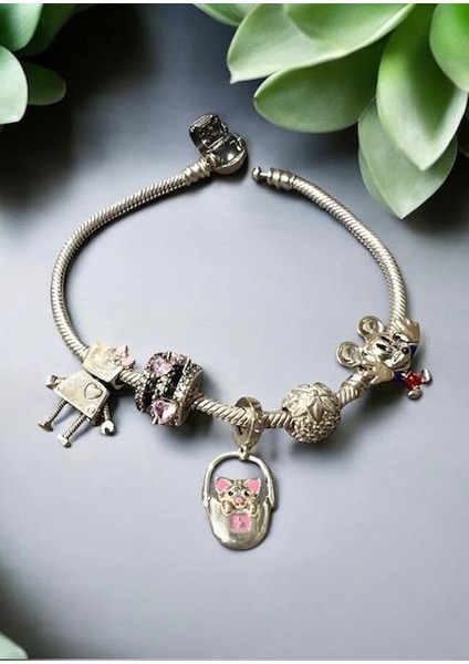 Kız Robot Charm