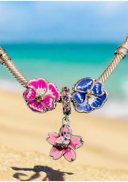 Pembe Menekşe Charm