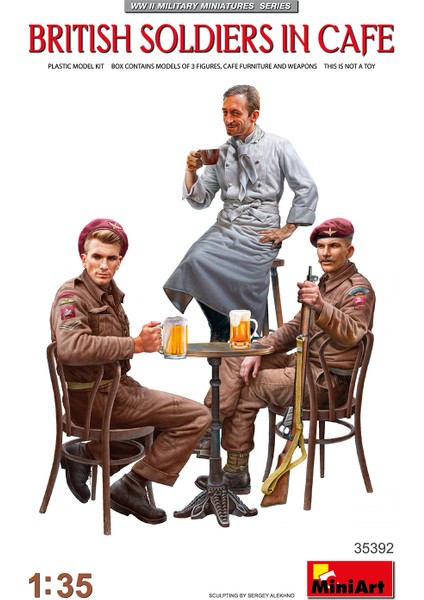 Kafedeki Ingiliz Askerler