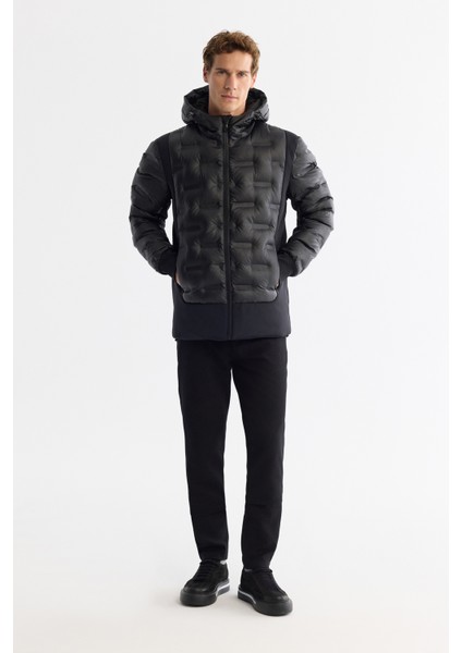 Erkek Siyah Kapüşonlu Su İtici Rüzgar Geçirmez Şişme Comfort Fit Mont A42Y6105