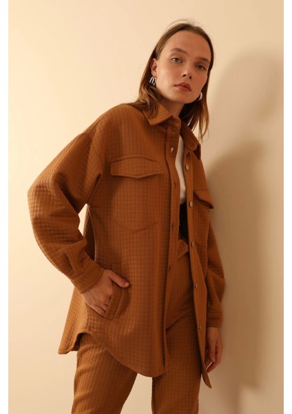 Kapitone Kumaş Gömlek Yaka Düğmeli Kadın Ceket-Taba