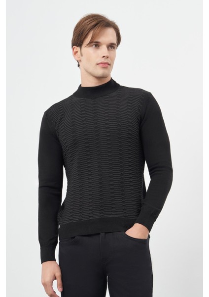 Siyah Uzun Kol Kendinden Desenli Örme Yarım Balıkçı Yaka Classic Comfort Fit Triko 1012245157