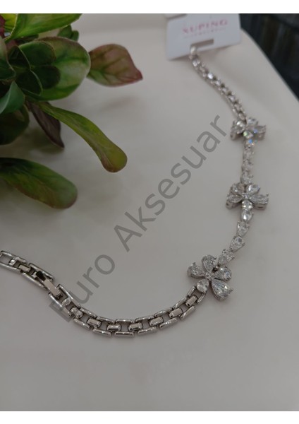 Silver Zirkon Taşlı Çiçek Detaylı Vip Bilekliklik fiyatları