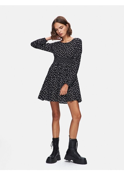 Kadın Puantiyeli Geniş Yaka Uzun Kollu Dokuma Siyah Elbise