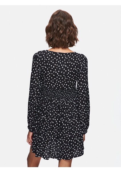 Kadın Puantiyeli Geniş Yaka Uzun Kollu Dokuma Siyah Elbise modelleri