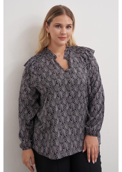 Gipe Detaylı Desenli Bluz