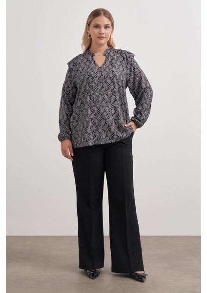 Gipe Detaylı Desenli Bluz fırsatları