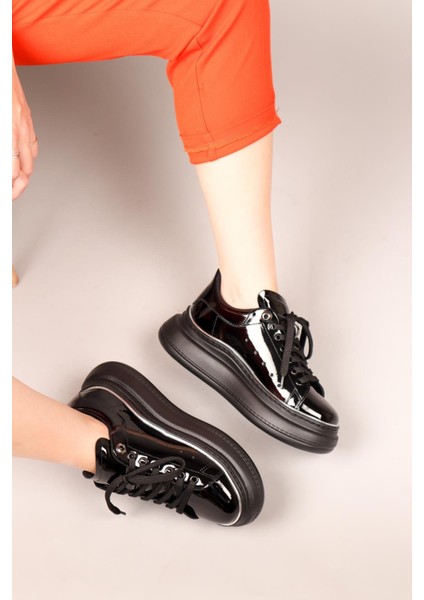 Alva Bağcıklı Rugan Sneakers Siyah