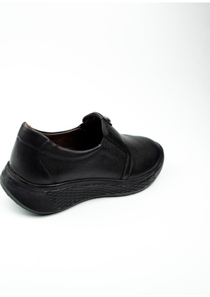 023 Siyah Deri Kadın Günlük Ayakkabı fırsatları