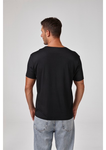 Erkek Kısa Kollu V Yaka T-Shirt fiyatları