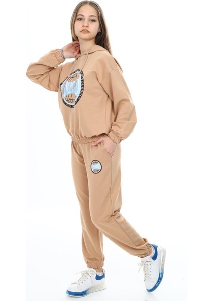 Kahverengi Göğsü Logo Baskılı Kapüşonlu Kız Eşofman Takımı 19763 modelleri