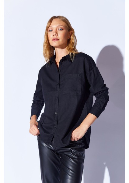 Siyah Oversize Tek Cepli Gabardin Rahat Kesim Soft Dokulu Pamuk Kadın Gömlek - 8174