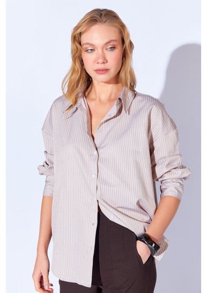 Bej Ince Çizgili Pamuk Saten Oversize Rahat Kalıp Kadın Basic Gömlek Ek100167432yn fiyatları