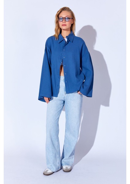 Indigo Kolları Salaş Yıkamalı Müslin Oversize Rahat Kalıp Kadın Basic Gömlek| MKS166881-01-6881 modelleri