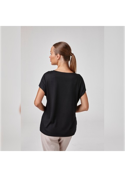 Kadın Kısa Kollu Sıfır Yaka Bluz - T-Shırt