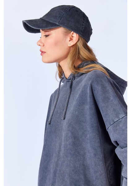 Antrasit Eskitme Soluk Efektli Yıkamalı Oversize Kalın Üç Iplik Kadın Sweatshirt EK100279354
