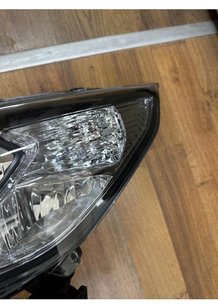 Honda Crv Ön Sol Far Motorlu Xenon 2012-2017