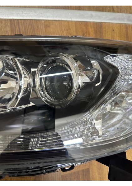 Honda Crv Ön Sol Far Motorlu Xenon 2012-2017