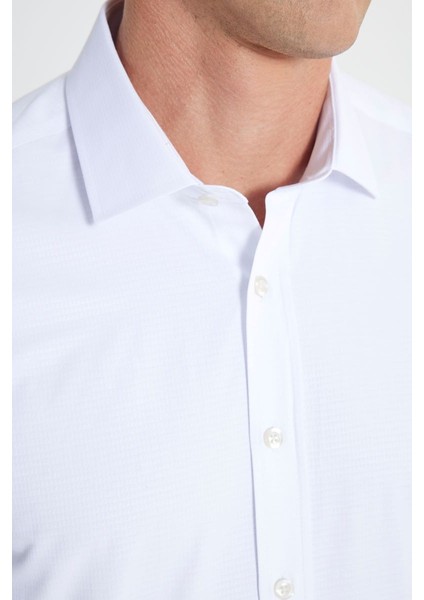 Slim Fit Dar Kesim Klasik Yaka Armürlü Beyaz Gömlek indirimleri