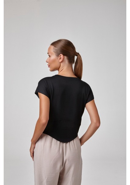 Kadın Kısa Kollu Sıfır Yaka Bluz - T-Shırt