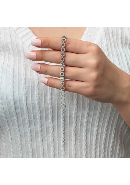 Gümüş Çember Beyaz Taşlı Su Yolu Kadın Bileklik fiyatları