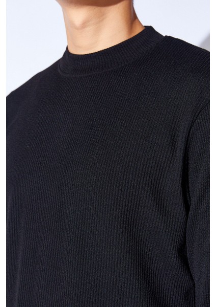 Siyah Bisiklet Yaka Jakarlı Dokulu Kumaş Slim Fit Basic Uzun Kol Erkek Tshirt | EE1000229954 fırsatları