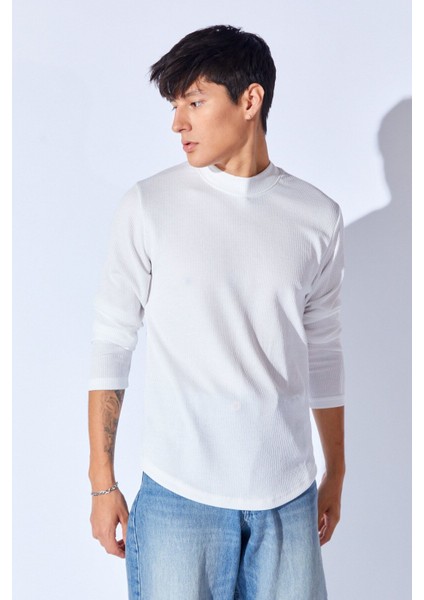 Beyaz Bisiklet Yaka Jakarlı Dokulu Kumaş Slim Fit Basic Uzun Kol Erkek Tshirt | EE1000229954