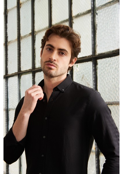 Erkek Slim Fit Dar Kesim Düğmeli Yaka Keten Görünümlü %100 Pamuk Flamlı Gömlek Düz Renkler Seçenekleri indirimleri