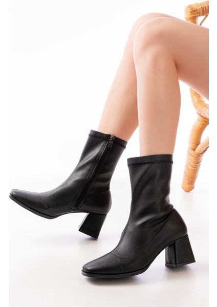 Siyah Topuklu Fermuarlı Kadın Bot fiyatları
