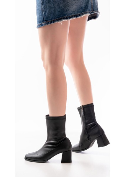 Siyah Topuklu Fermuarlı Kadın Bot modelleri