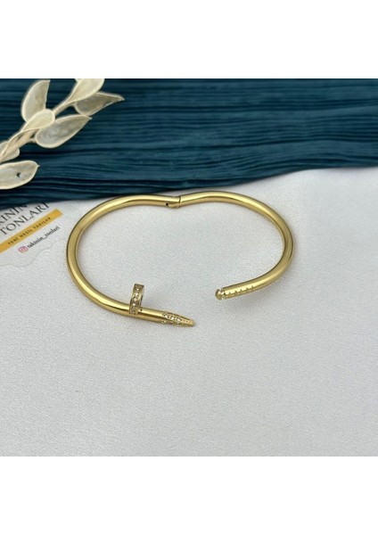 Gold Çivi Model Taşlı Kelepçe