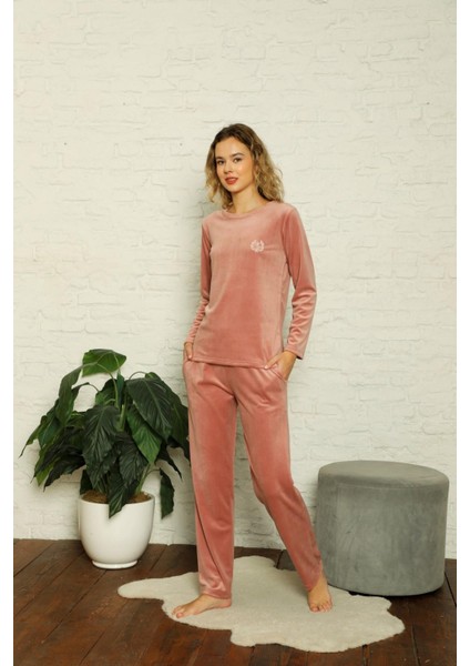 Kadın Bisiklet Yaka Ipeksi Kadife Kışlık Uzun Kol Cepli Pijama Takımı modelleri