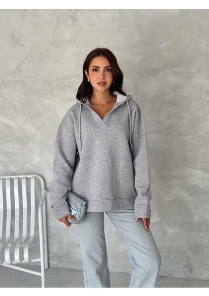 V Yaka Kapuşonlu 3 Iplik Basic Sweatshirt