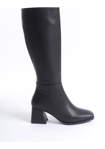 Cezstar Siyah Kalın Topuklu Küt Burun Çizme fiyatları